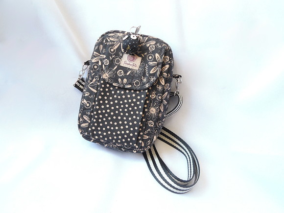 26. Bolsa estilo shoulder bag em tecido com chaveiro - Imagem 4