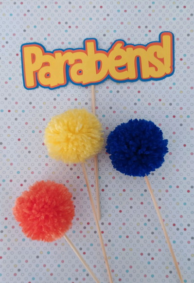 Topo de Bolo com Pompom - Parabéns