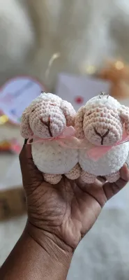 Chaveiro Ovelhinha Crochê Amigurumi Pelúcia