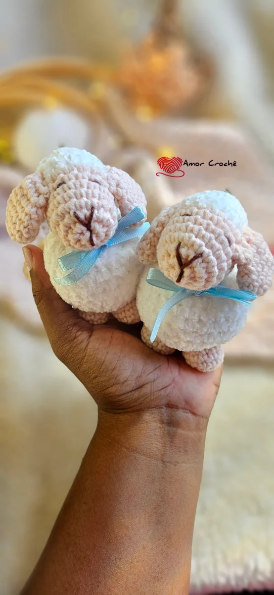 Chaveiro Ovelhinha Crochê Amigurumi Pelúcia - Imagem 6