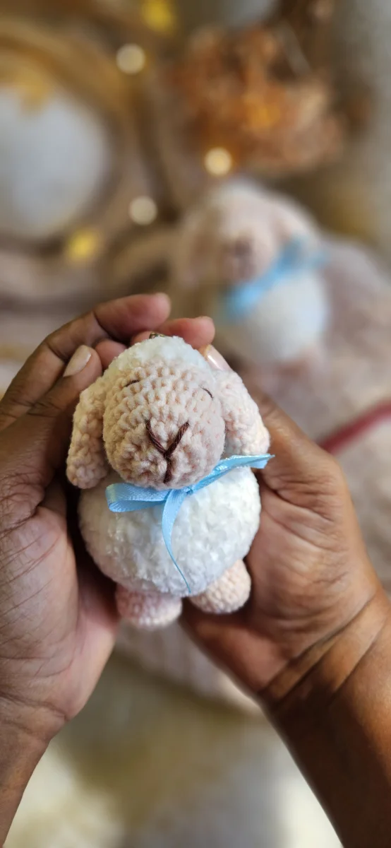 Chaveiro Ovelhinha Crochê Amigurumi Pelúcia - Imagem 9