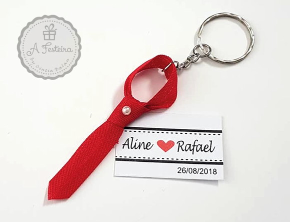 Mini Gravata Chaveiro com Pérola e Tag Personalizado