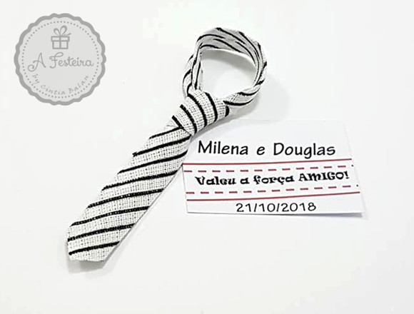 Mini Gravata com Imã e Tag
