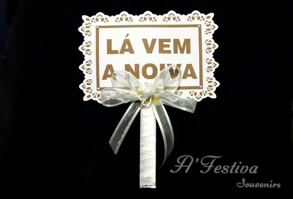 Placa Lá Vem a Noiva Branca
