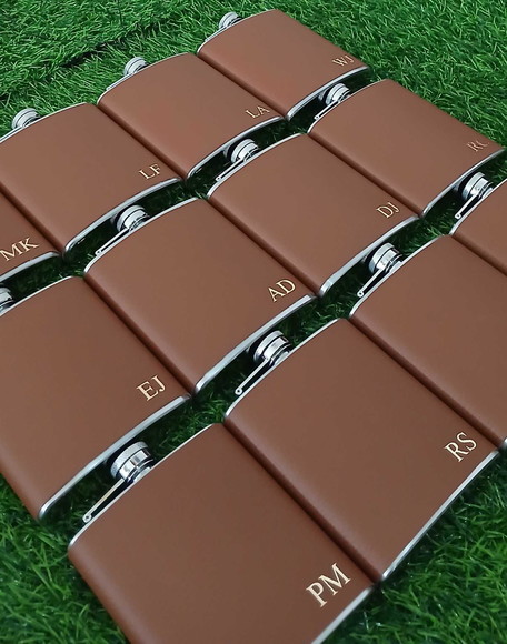 Garrafa Cantil Masculina Personalizada com Iniciais Dourado