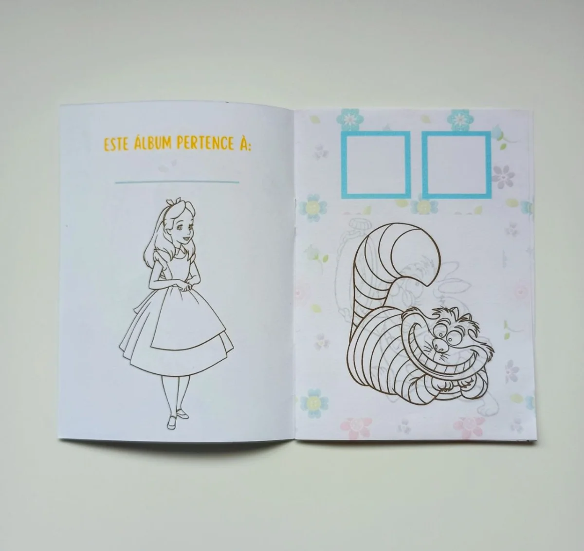 Álbum de Figurinhas e Colorir Lembrancinha Personalizada Aniversário Alice no País das Maravilhas - Imagem 4