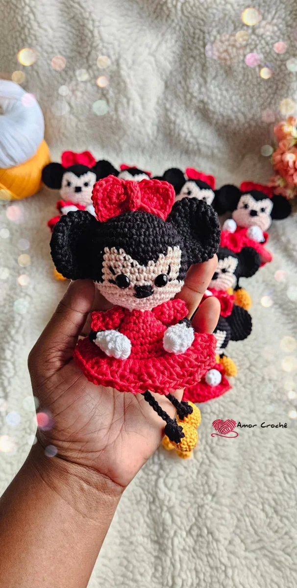 Chaveiro Mimi Bambolina Crochê Amigurumi Lembrancinha - Imagem 6