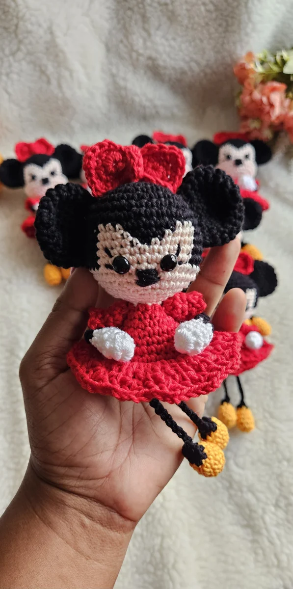Chaveiro Mimi Bambolina Crochê Amigurumi Lembrancinha - Imagem 2