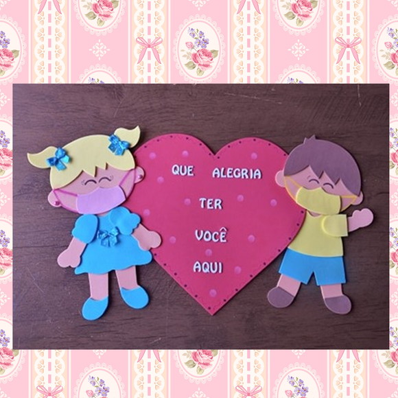 Placa boas vindas crianças de máscara