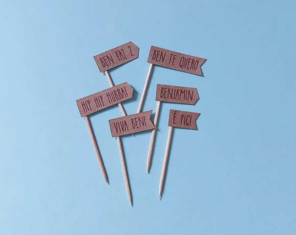 Mini topper Bandeirinhas em Kraft com Texto Personalizado