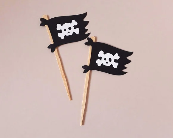 Topper Bandeira Pirata em Camadas
